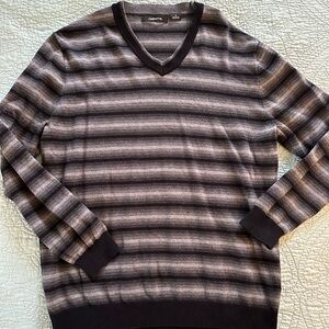 Claiborne Men’s V-Neck Sweater Size Medium